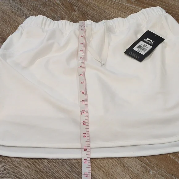 ❤️🏌️‍♀️NWT Slazenger Women's White Golf Skort size Medium ❤️🏌️‍♀️  WOW!!❤️🏌️‍ - Picture 8 of 10